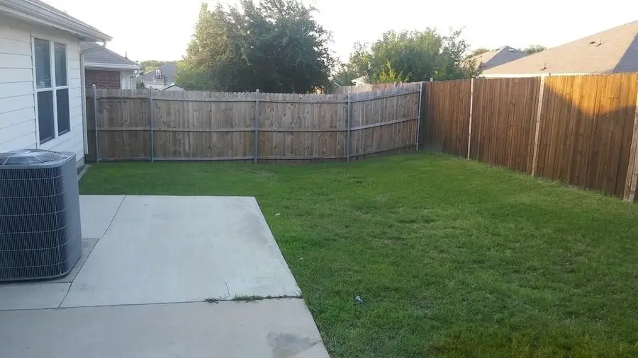 5658 Hunters Bend Lane, Dallas, TX 75249 - Image #2