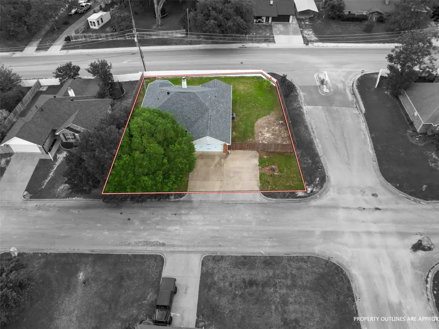 1416 Lakeside Ct, Lindale, TX 75771 - Image #2