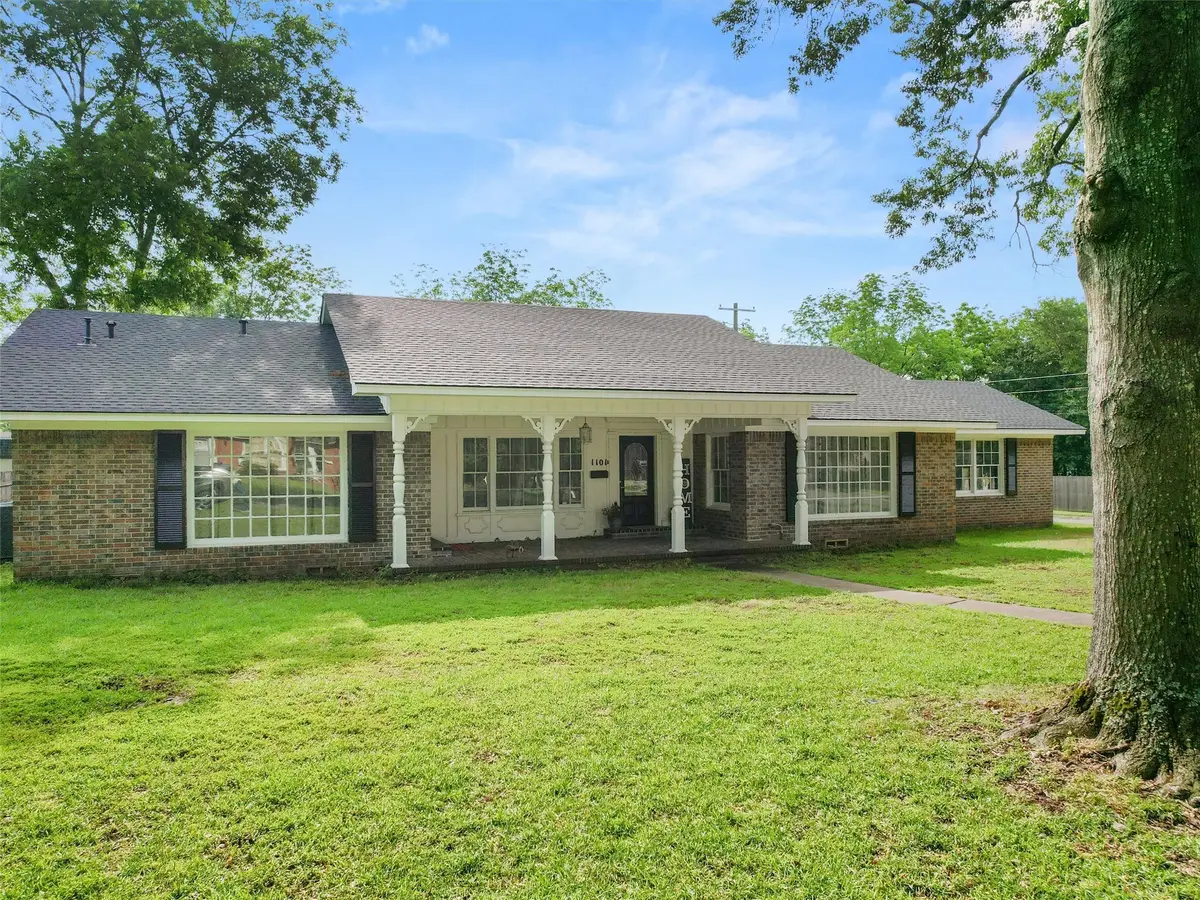 1101 N Bledsoe St, Gilmer, TX 75644 - Image #1