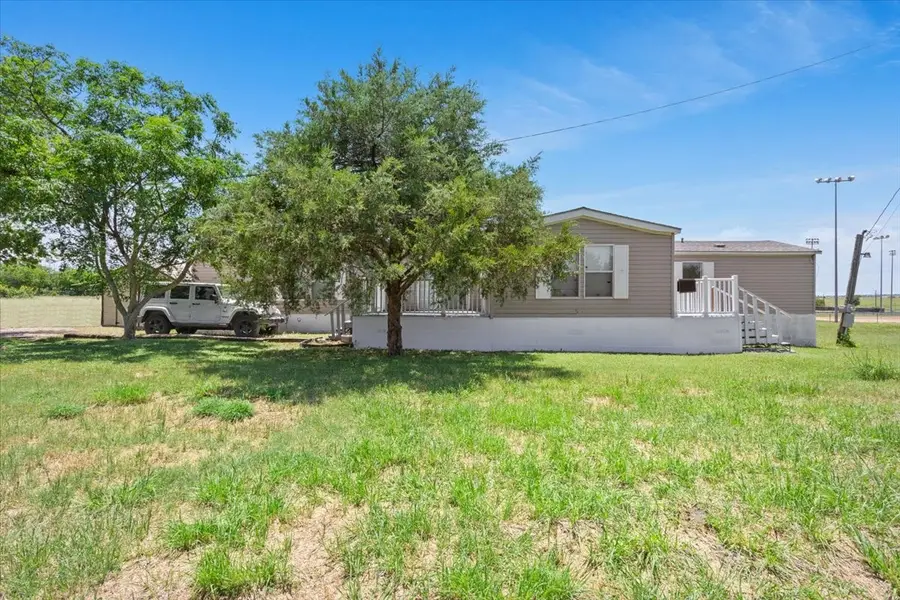 216 Moore Street, Rogers, TX 76569 - #2