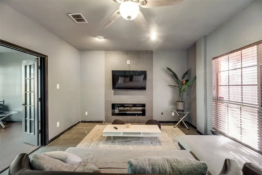 4547 Buckingham Drive, Grand Prairie, TX 75052 - #3