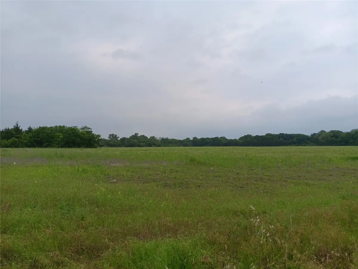 1400 W Wintergreen Road, Lancaster, TX 75134 - Image #1