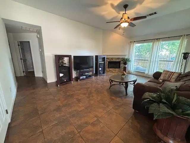 4621 Saint Francis Avenue, Dallas, TX 75227 - Image #2