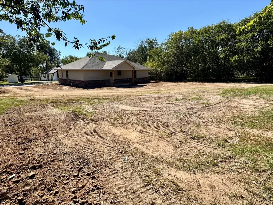 1114 Sanders Street, Bowie, TX 76230 - Image #3