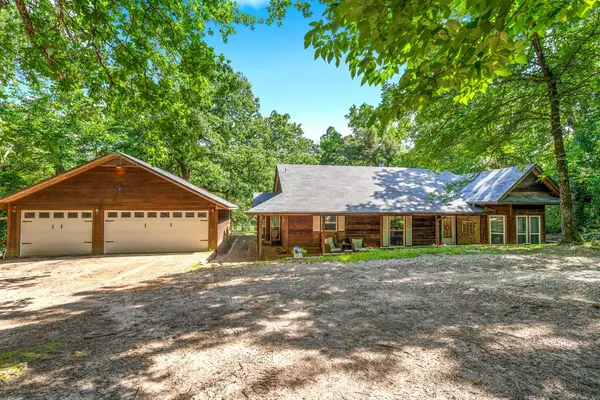 237 Saddleback Lane, Holly Lake Ranch, TX 75765