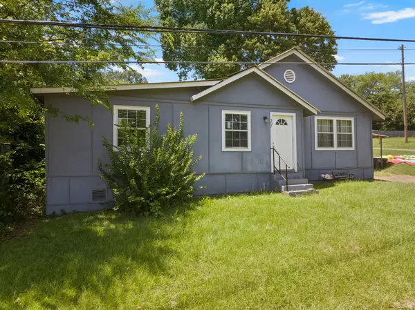 307 Russell Street, Hughes Springs, TX 75656