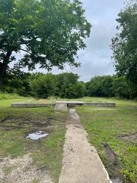 1102 Decatur Street E, Ennis, TX 75119 - Image #1