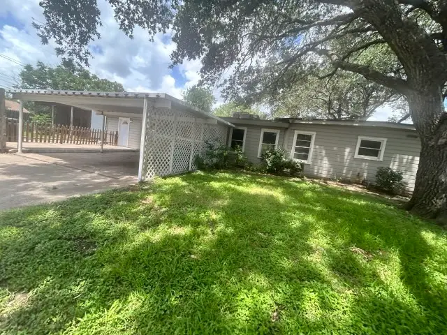 702 E Mesquite Lane, Victoria, TX 77901 - Image #3