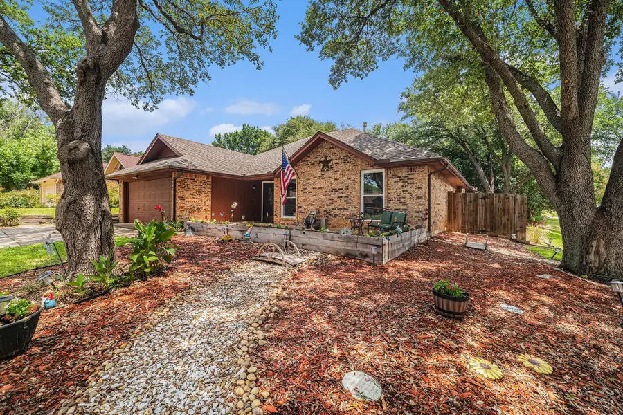 4017 Cherryhill Court, Arlington, TX 76016 - Image #3
