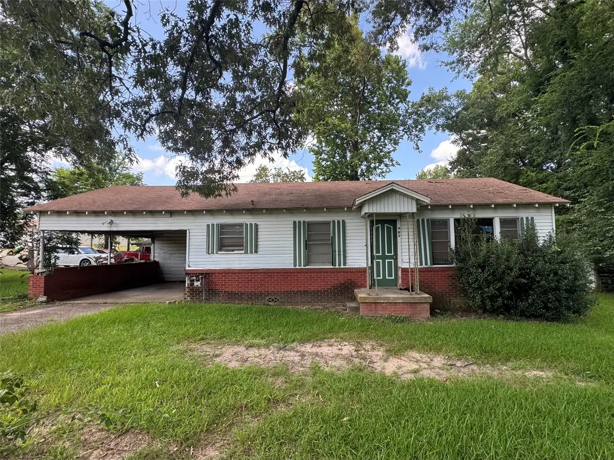 903 E Mary Avenue, Gladewater, TX 75647 - Image #1