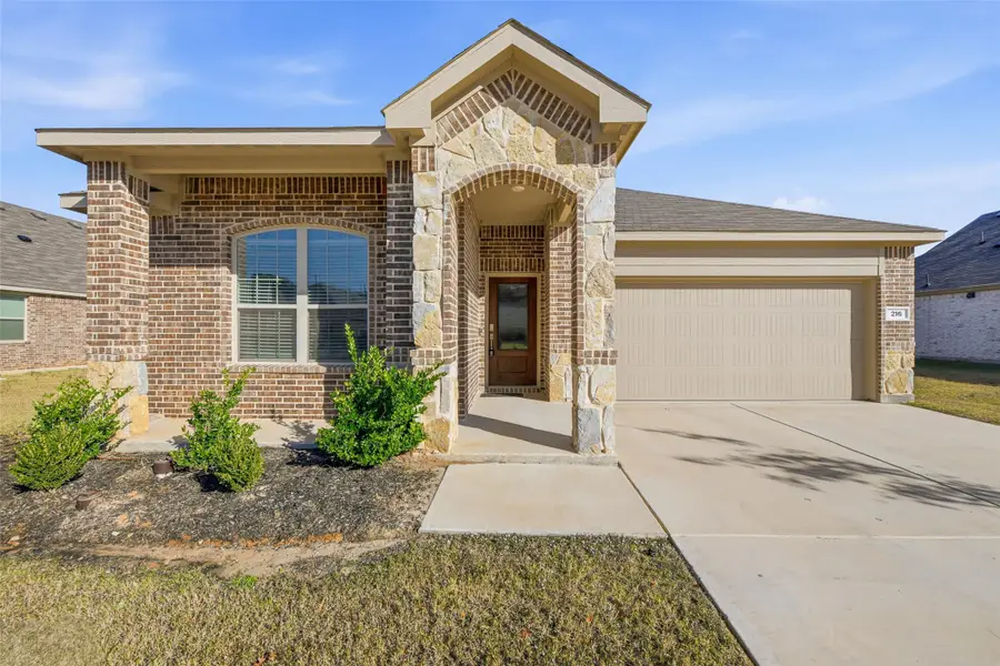216 Post Oak Street, Azle, TX 76020 - Image #3