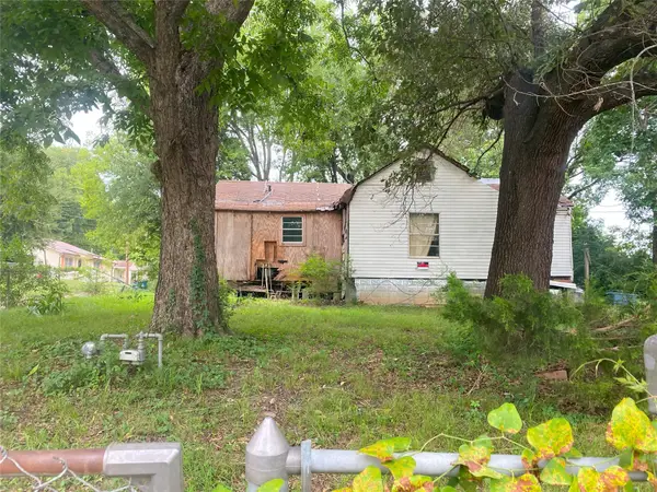 701 Eleanor Street, Gladewater, TX 75647