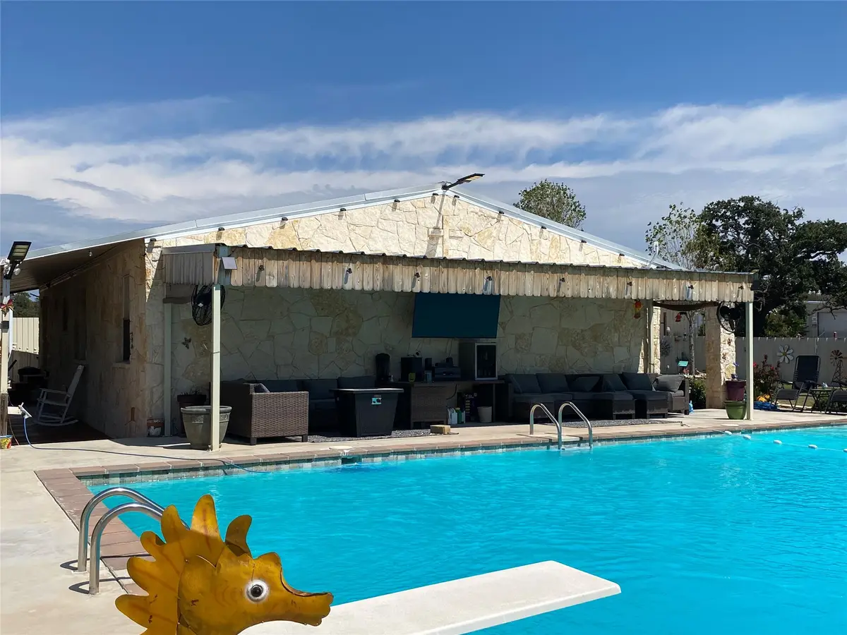 435 Gene Lee Road, Mineral Wells, TX 76067 - Image #1