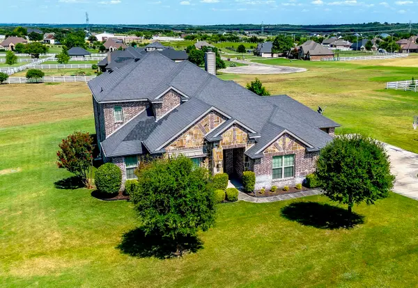 105 Legacy Downs Drive, Fort Worth, TX 76126