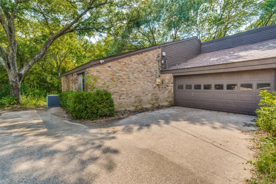 512 Spinner Road, Desoto, TX 75115 - Image #2