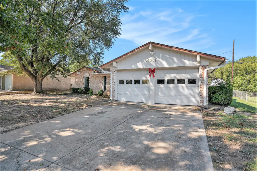 201 Bluebird Circle, Denton, TX 76209 - Image #3