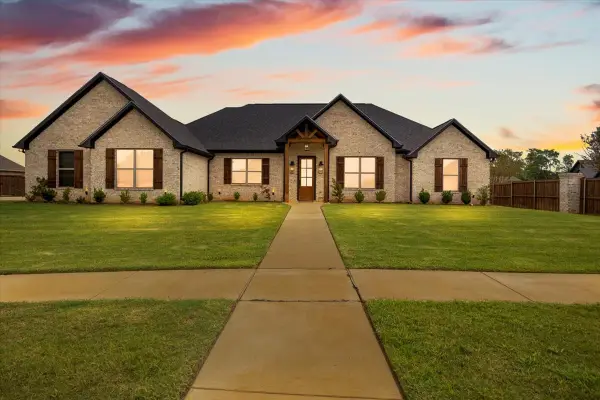 206 Serenity Drive, Bullard, TX 75757