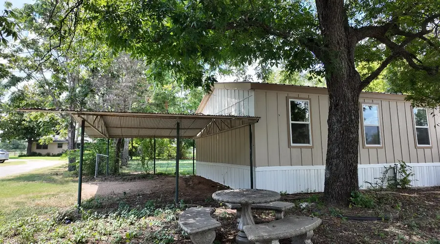 412 Maple Street, Paradise, TX 76073 - Image #2