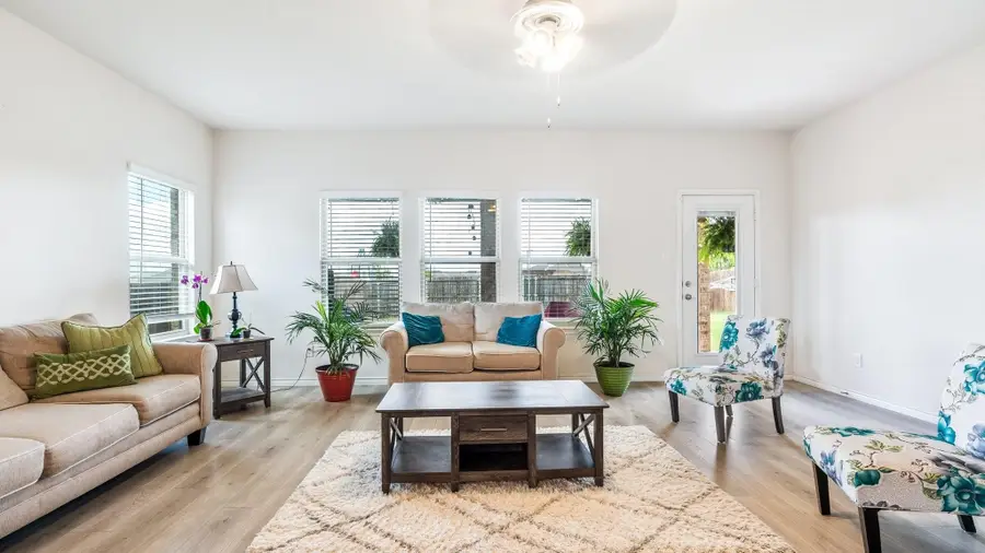 407 Beldon Way, Royse City, TX 75189 - Image #2