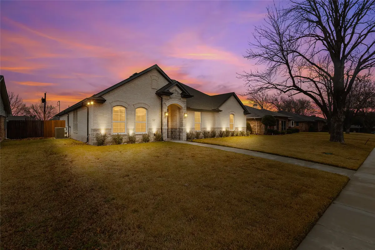 349 Kimberly Drive, Mesquite, TX 75149 - Image #1