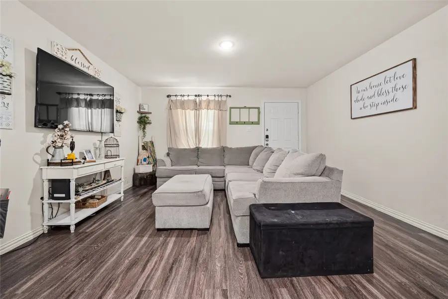 452 Bobbie Street, Mabank, TX 75147 - Image #2