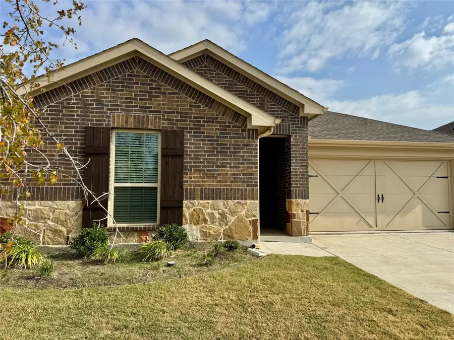 3918 Faulkner Avenue, Pilot Point Aubrey, TX 76227 - Image #2