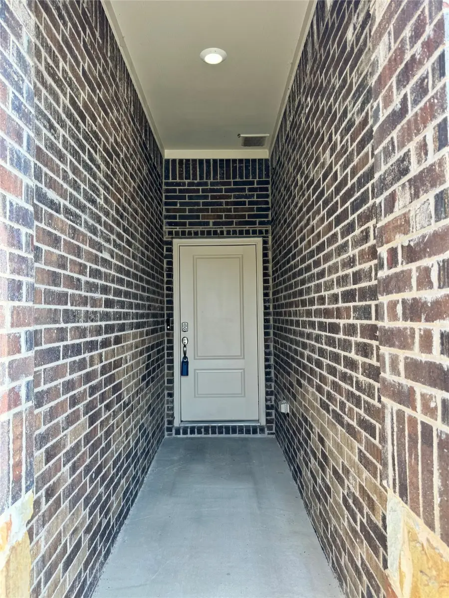 3918 Faulkner Avenue, Pilot Point Aubrey, TX 76227 - Image #3