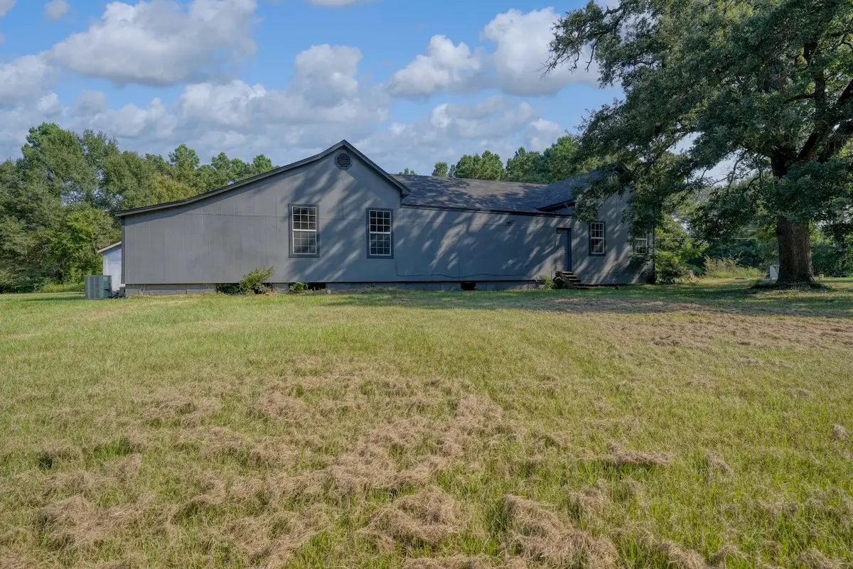 2071 W Point Tap Road, Palestine, TX 75803 - #1