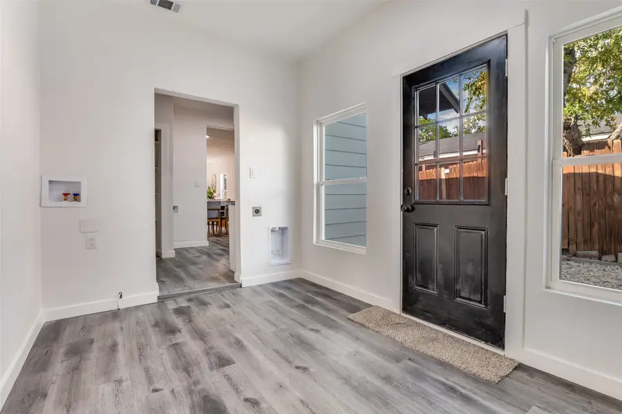 2118 Chestnut Avenue, Fort Worth, TX 76164 - Image #3