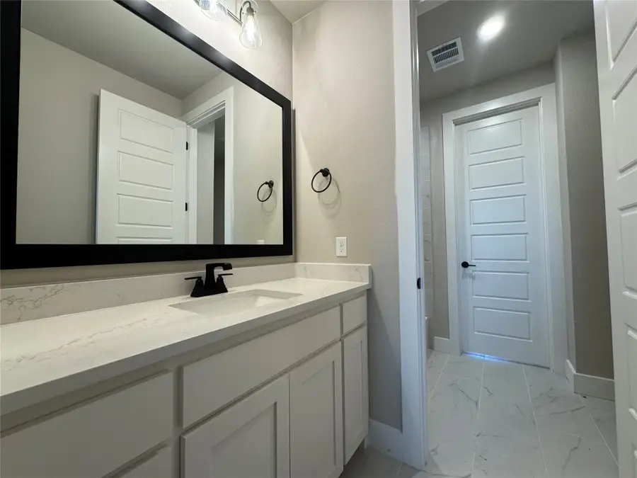 124 Grey Wolf, Godley, TX 76044 - Image #3