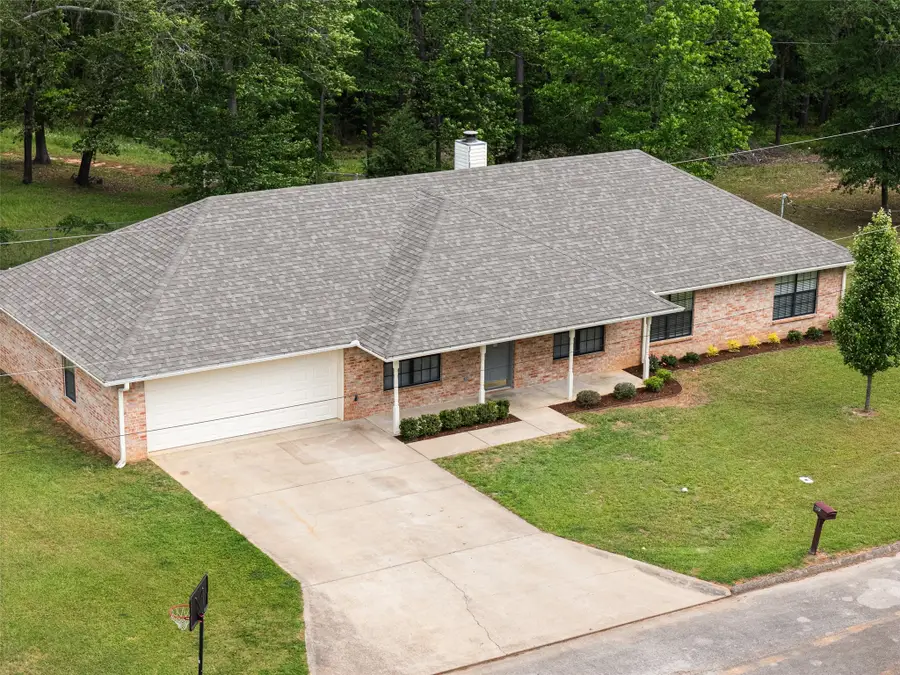 605 Briarwood Drive, Gladewater, TX 75647 - Image #3
