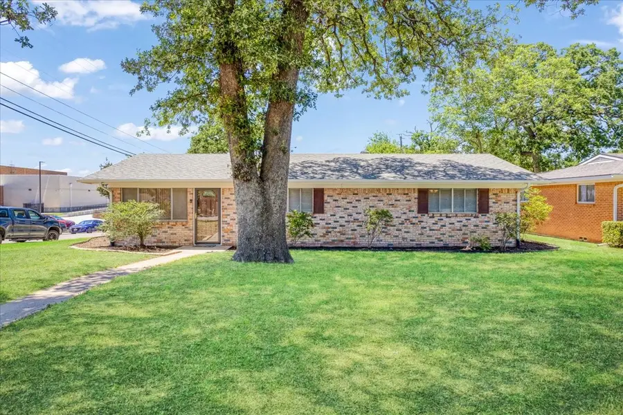 131 S Imperial Drive, Denison, TX 75020 - Image #3