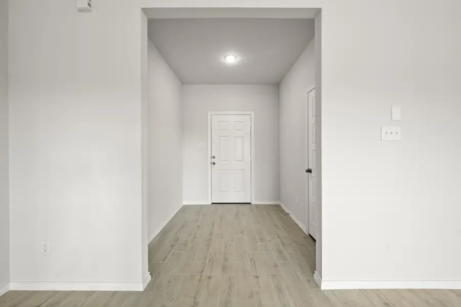 1184 Oak Spring Drive, Burleson, TX 76028 - Image #3