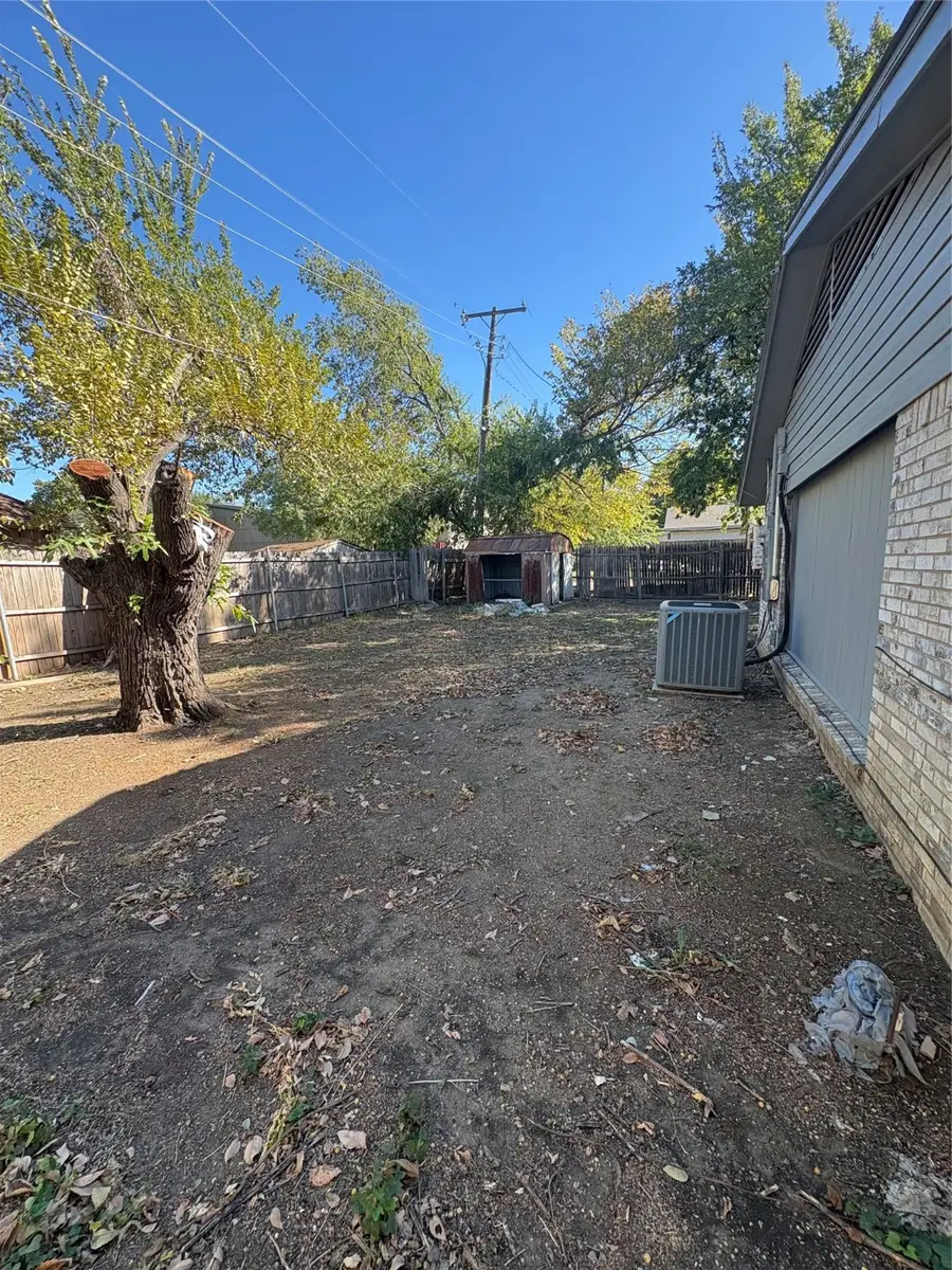 3717 Swallow Lane, Irving, TX 75062 - Image #3