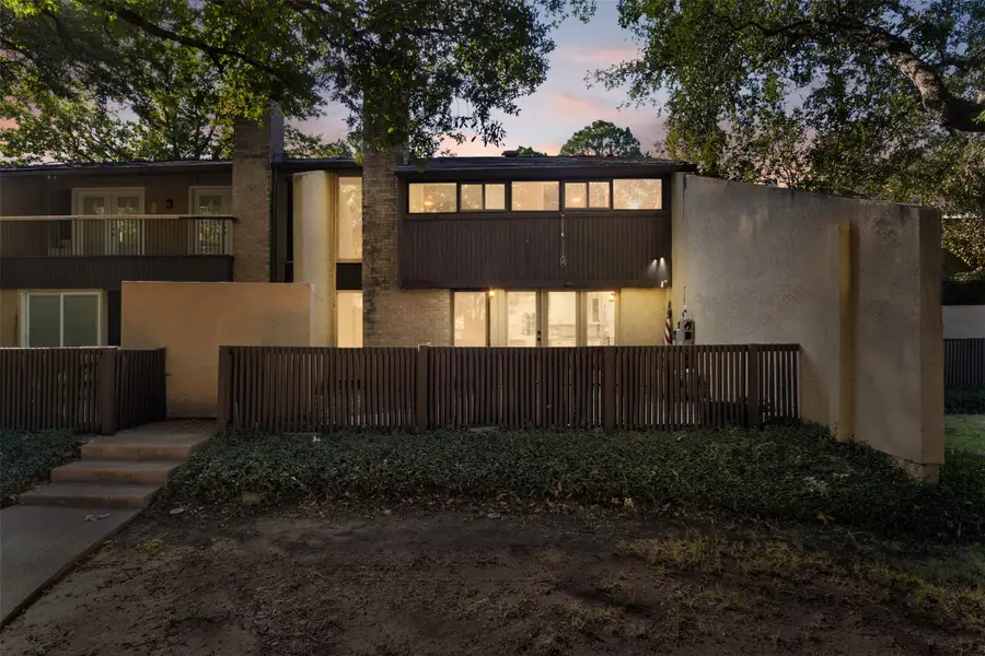 1111 Portales Lane, Irving, TX 75061 - Image #2