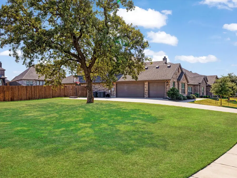 1905 Silver Falls Drive, Burleson, TX 76028 - Image #3
