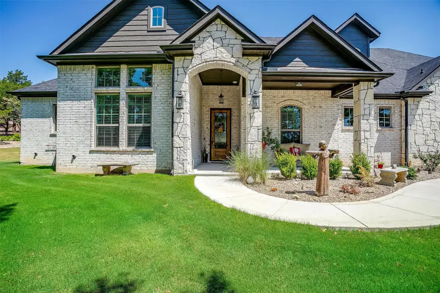 409 Glade Crest Road, Azle, TX 76020 - Image #2