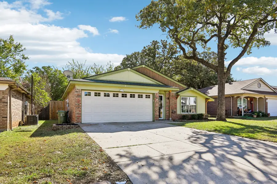 5027 Stage West Drive, Arlington, TX 76017 - Image #3