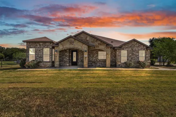 916 County Road 913, Joshua, TX 76058