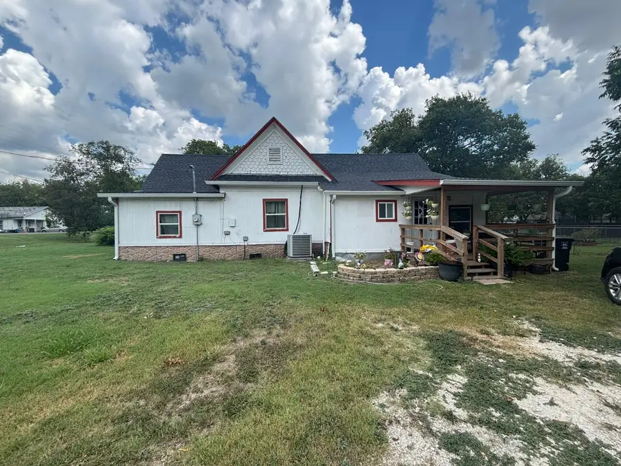 311 S Main Street, Milford, TX 76670 - Image #2