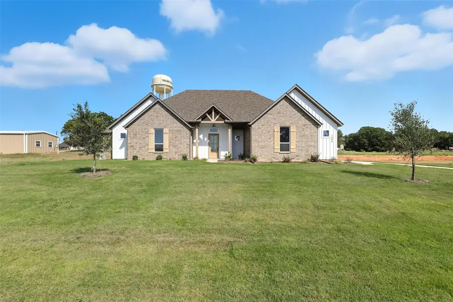1005 Ronnie Court, Springtown, TX 76082 - Image #2