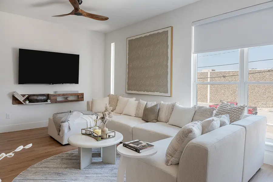 167 S Prairie Avenue, Dallas, TX 75226 - Image #2