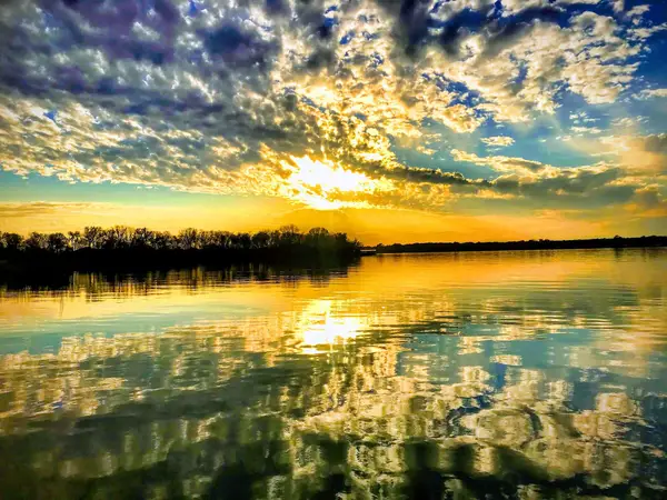 400 Driftwood Court, Azle, TX 76020