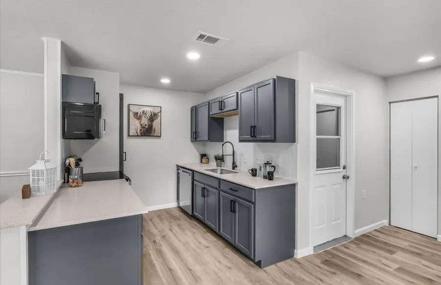 1013 Springdale Road, Bedford, TX 76021 - Image #2