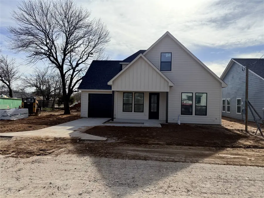 203 W Cherry Street, Nocona, TX 76255 - Image #3