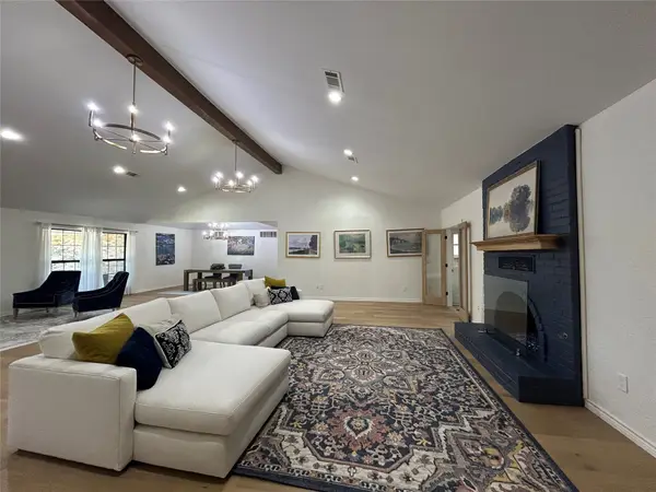 1009 Rochelle Boulevard, Irving, TX 75062