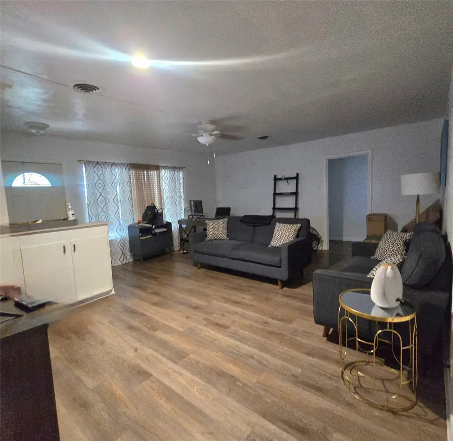 201 Martin Drive, Lancaster, TX 75146 - Image #2