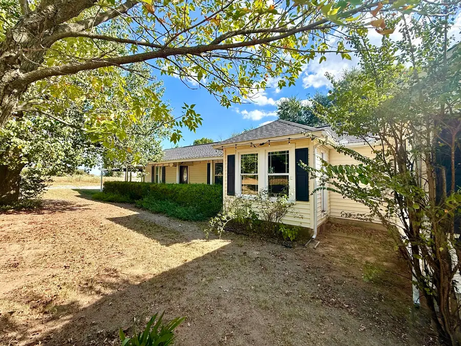 3420 Springfield Road, Springtown, TX 76082 - Image #3