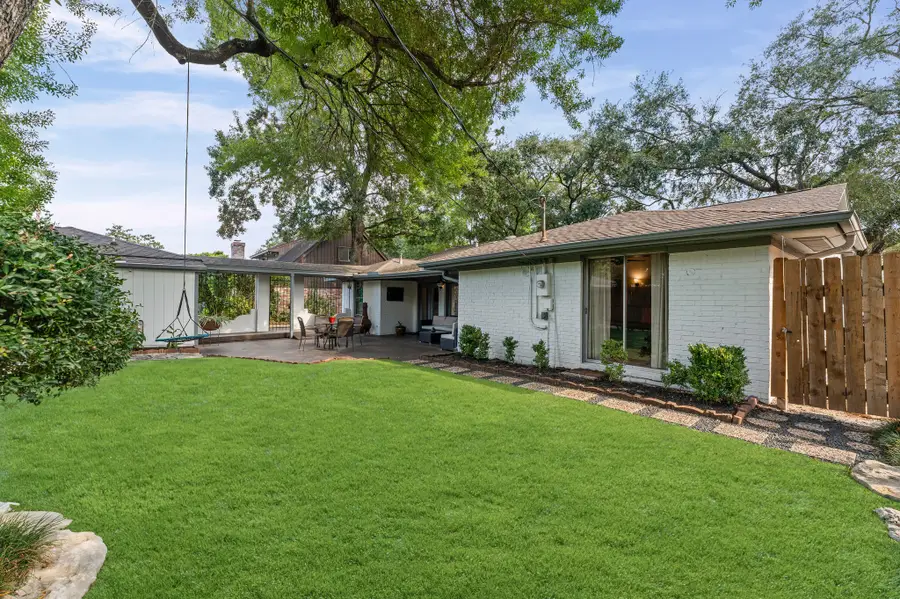 1110 Cheshire Ln, Houston, TX 77018 - Image #2