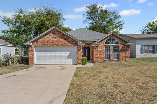 321 Meadow Park Drive, White Settlement, TX 76108
